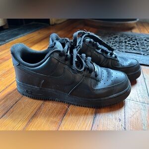 Nike Black Air Force 1 women’s 9 men’s 7